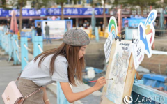 广西最出名的网红,从田间走秀到国际时装周的励志传奇