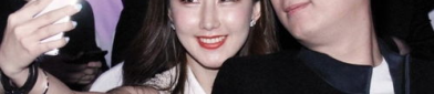 王思聪新女友曝光,21岁神颜美女，甜蜜街头秀恩爱引热议