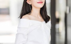 热点的单机网游先容美女网红cos圣诞节女郎过膝红完备身体太吸睛了-2024简易的网游单机版有哪些