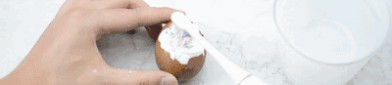 网红食物的异常生态：模仿暴利食安裸奔 ，网红安闲公主：20万蛋糕背后真实凿故事与公益情怀